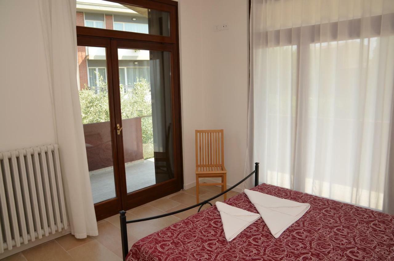 Trilocale Palazzo Garda Apartment Garda  Exterior foto